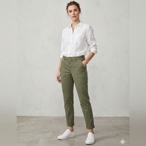 Jones New York Straight Mid Rise Chino
